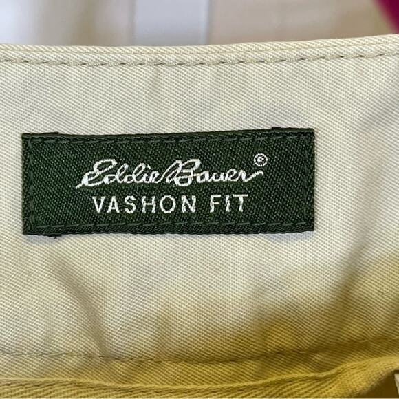 Eddie Bauer, Vashon Fit Khaki Capris. Size 6. In excellent condition! - Picture 4 of 6